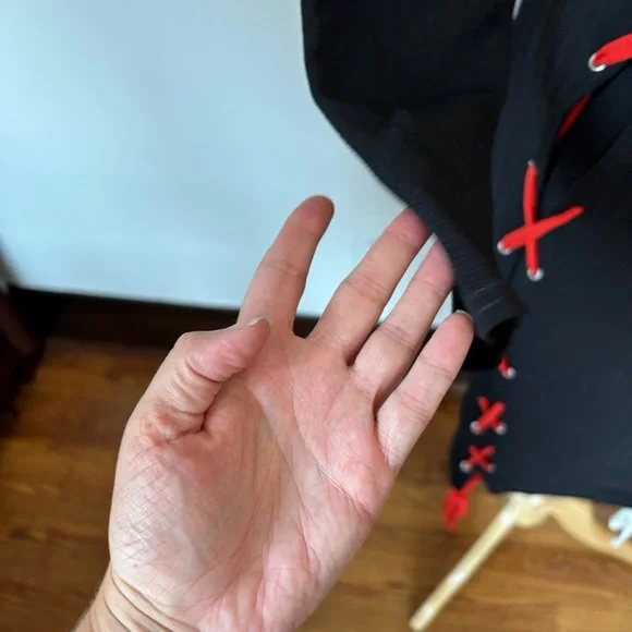 Boohoo Black Deep V-Neck Red & White Lace Up Long Sleeve Midi Dress - Picture 7 of 10